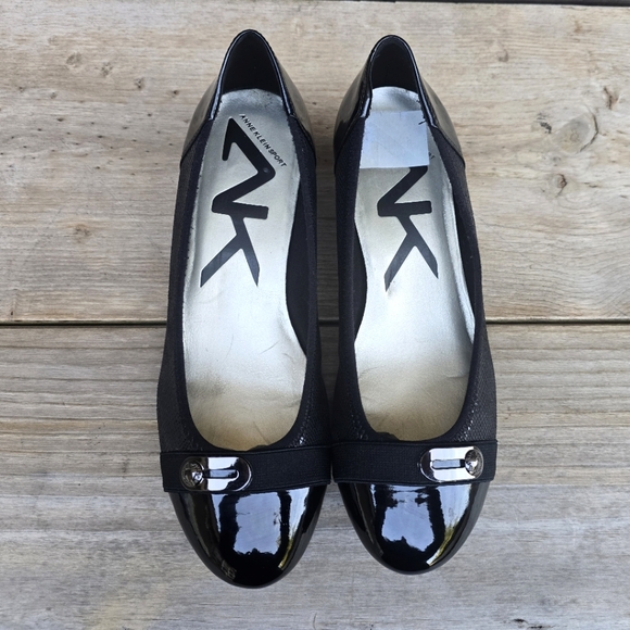 Anne Klein Sport Bisa Shimmer Black Capped Toe, Comfort Wedge Pump. WMS 7.5M - Picture 7 of 15